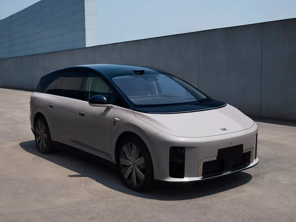 理想i9 左前部实拍